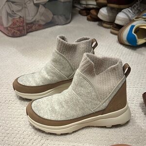 Merrell Light Gray and Tan Ankle Boots